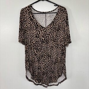 Torrid Super Soft Knit Leopard Print V-Neck Short Sleeve Shirt